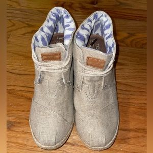 TOMS wedges size 7.5 excellent condition